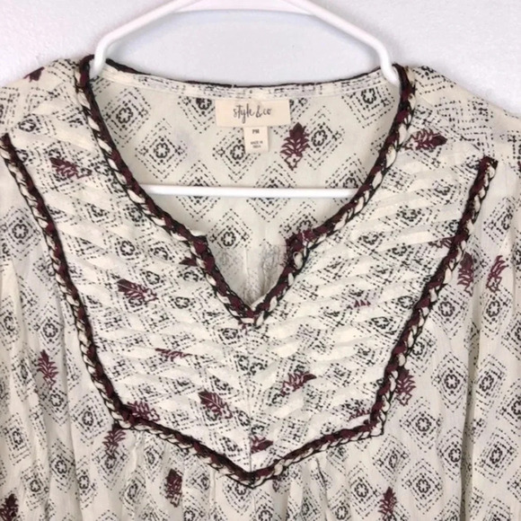 NWOT Style & Co Print Spilt Neckline Top Size MP - Picture 5 of 10